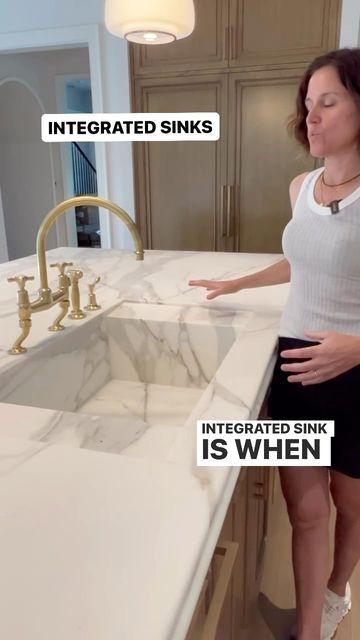 Erin Stetzer on Instagram: "Let’s talk about integrated sinks🚰 This one is made from calacatta borghini marble 🌟and has very well thought out design features 🧠 ✨ Shout out to @stonestorehouston for all their hard work 🎉 Design: @studiomcgee Architect: @reagan_andre_architecture Builder: @stetzerbuilders Want to talk with Erin about YOUR project? For homeowners and builders, whether you are looking for input on a current project or thinking about building or remodeling a home, Erin and her tea Hanging Cabinet, Very Well, Kitchen Interior, New Kitchen, Kitchen Inspirations, Let It Be, Design