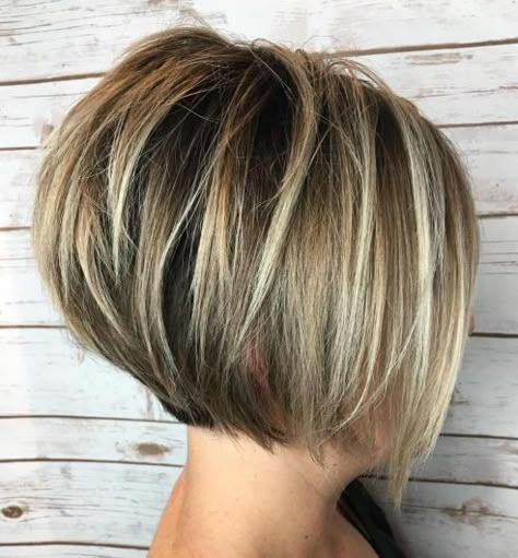 Short Stacked Bob Haircuts, Short Layered Bob, Short Stacked Bobs, Inverted Long Bob, Inverted Bob Haircuts, Bob With Highlights, Haircut Tip, Inverted Bob Hairstyles, Stacked Bob Hairstyles