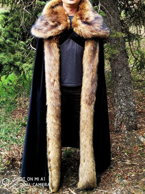 Jon Snow Cloak Game of Thrones / Viking Fur Cloak / Celtic - Etsy Canada Fur Cloak Aesthetic, Viking Fur Cloak, Vampire Glamour, Celtic Cloak, Gothic Cloak, Jon Snow Cosplay, Jon Snow Costume, Viking Cloak, Winter Wedding Cape