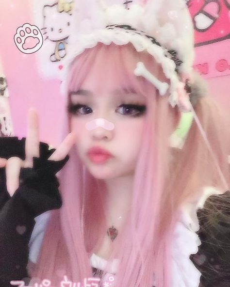 Instagram Kawaii Makeup, Cute Icon, Kawaii Goth, Alternative Makeup, Grunge Girl, Goth Aesthetic, Stepping Stone, Kawaii Aesthetic, Emo Girls