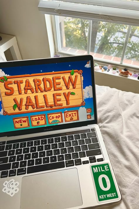 #stardew #aesthetic #cozy Cozy Games Aesthetic, Screensaver Collage, Aesthetic Stardew Valley, Stardew Aesthetic, Video Games Aesthetic, Stardew Valley Aesthetic, Geek Aesthetic, Aesthetic Apps Games, Dream Dates