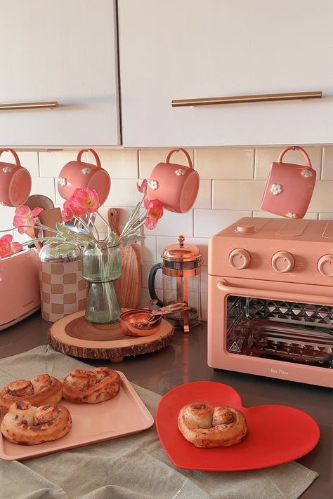 Wonder Oven curated on LTK Cute Kitchen Appliances Aesthetic, Cute College Kitchen, Croquette Kitchen Aesthetic, Coquette Apartment Kitchen, Cottagecore Apartment, Cute Oven, Wonder Oven, College Apartment Kitchen, Hobby Aesthetic