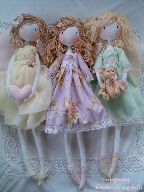 https://flic.kr/p/Cf6iX1 | Handmade rag dolls | Handmade rag doll.Waldorf doll.Soft doll. Custom home-made rag dolls, bags, vanity vintage style lovers. tildaskedvenc.blogspot.hu/ Vintage Rag Doll, Rag Doll Pattern, Art Dolls Cloth, Rag Dolls Handmade, Christmas Dolls, Doll Tutorial, Sewing Dolls, Waldorf Dolls, Fairy Dolls