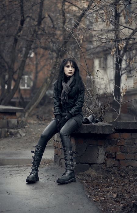 Goth look Winter Goth, Everyday Goth, Casual Goth, Boating Outfit, Metal Girl, Looks Black, Gothic Beauty, Gothic Girls