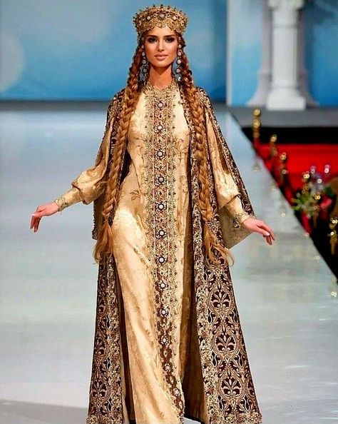 Byzantine Fashion, Russian Dress, Slavic Clothing, Royal Outfits, Medieval Dress, Fantasy Gowns, Folk Fashion, Russian Fashion, Fantasy Dress