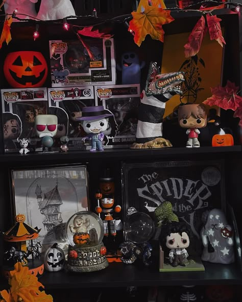 finally got a tall bookshelf to display some of my favorite thiiiings 🤍🎃🕸️🧡 #spookyseason #spookyhouse #spookyhome #halloweenhome #halloween #halloweendecor #halloweenlife #halloweencollector #livelyghosts Scene Room Emo, Randy Meeks, A Room Of Ones Own, Witch In The Woods, Horror Room, Room Quotes, Jack Nightmare Before Christmas, Gothic Decor Bedroom, Tall Bookshelf