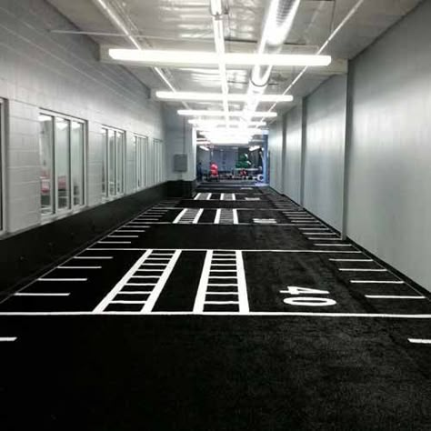 Indoor Soccer Field, Sports Turf, Gym Designs, Gym Design Interior, Dream Gym, Home Gym Garage, Gym Facilities, Physiotherapy Clinic, Indoor Gym