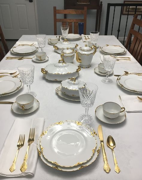 Dish Sets Dinnerware, Old Money Interior Design, Old Money Interior, Dinner Set Design, Whispers Of The Heart, Haviland China, Kitchen Decor Collections, Crockery Design, Gold Home Accessories