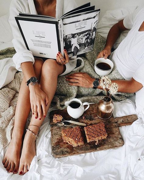 Stay in bed.  With a breakfast of homemade breads or muffins.  And cocoa. And books.  Share your favorite passages or images. Bed Photography, Lazy Morning, Morning Mood, Foto Tips, Stay In Bed, Lazy Sunday, Drinking Coffee, Reading A Book, Lazy Days