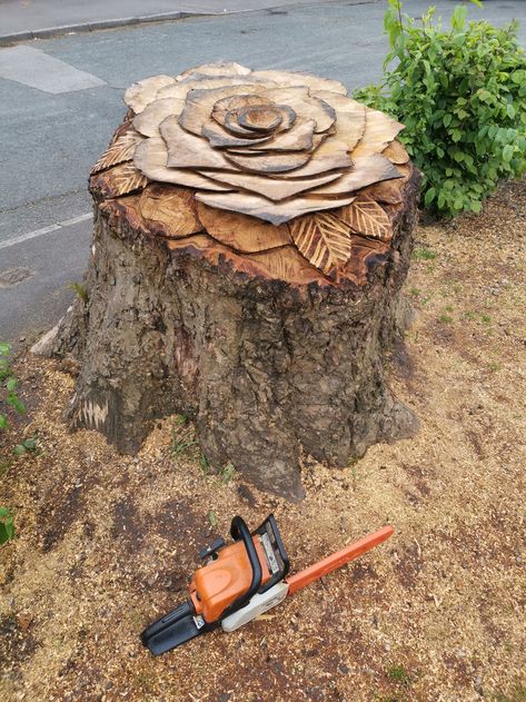 Gallery | Tree Carving | UK | Elegant Chainsaw Carvings Tree Carving Art, Simple Chainsaw Carving, Tree Stump Carving Ideas, Chainsaw Mushroom Carving, Easy Wood Sculpture Ideas, Easy Chainsaw Carving, Log Carving Ideas, Chainsaw Carving For Beginners, Tree Carving Ideas