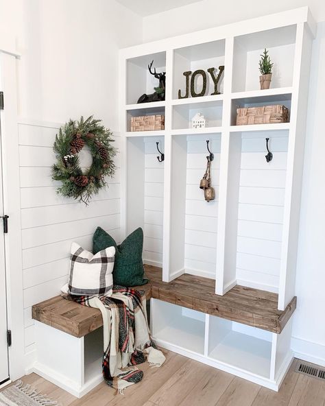 kristina roy | home decor on Instagram: “I finally got the mudroom bench stained! Now I just have to put a coat of poly on it and then touch up some of the white and it’ll be done.…” Bookcase Bench, Mud Room Entry, Mudroom Lockers, Mudroom Ideas, Mudroom Decor, Corner Bench, Sunroom Designs, Mud Room Storage, Mudroom Design