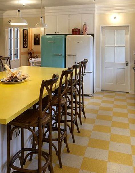 Checkered Floor, Retro Tiles, Kitschy Kitchen, Flooring Inspiration, Kitchen Vintage, Vintage Floor, Yellow Kitchen, White Floors, Trendy Kitchen