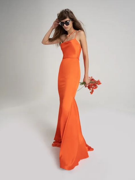 Vera Wang Bridesmaid, Beach Wedding Guest Dresses, Bright Orange Dress, Modern Bridesmaid Dresses, Beach Wedding Guest, Wedding Hairstyles For Medium Hair, Orange Bridesmaid, Orange Bridesmaid Dresses, Beach Wedding Guests