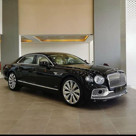 Bentley Fan on Instagram: “#bentley#ferrari #bentley_fan #maserati#automotive  #rollsroyce #astonmartin #customcar  #mulsanne #cadillac #newflyingspur #sportscar…” Bentley Batur Black, Bentley Flying Spur Black, Bentley Batur, Car Lounge, Black Bentley, Billionaire Aesthetic, Bentley Flying Spur, Bentley Mulsanne, Luxurious Cars