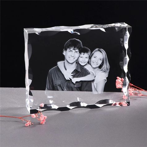 This Laser Engraved Photo Album is the ultimate personalized gift. Turn a special photo into an elegant treasure. We custom engrave your photo inside of the crystal, making your loved ones come to life with this magical gift. Immortalize a photo of your grandparents on their wedding day, your daughter’s graduation, or the first communion of your nephew. Valentine Lantern, Acrylic Engraving, Resin Photo Frame, 3d Printing Toys, Valentine Flowers, Heart Picture Frame, Love Frame, Resin Photo, Gift For Guests