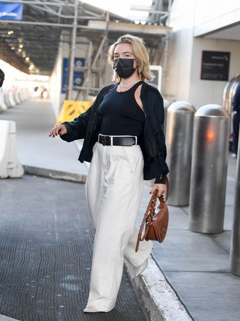 Florence Pugh Style Casual, Florence Pugh Street Style, Pug Clothes, Lax Airport, Mum Fashion, Florence Pugh, Current Styles, Celebrity Red Carpet, Hair Clothes