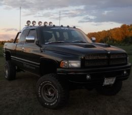 1996 Dodge Ram 1500 Rampage by LegendKiller89 http://www.truckbuilds.net/1996-dodge-ram-1500-rampage-build-by-legendkiller89 Second Gen Dodge Ram 1500, 1991 Dodge Ram 150, 1996 Dodge Ram 1500, 1998 Dodge Ram 1500, Old Lifted Trucks Dodge Rams, Dodge 2500, Dodge 1500, Book Outfits, Chevy Camaro Z28