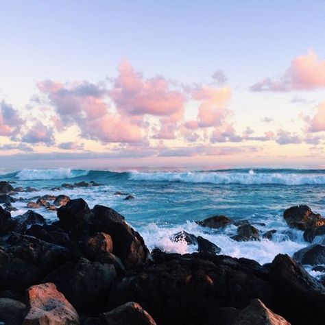 elegently Vsco Aesthetic, Shotting Photo, Waves Crashing, By The Ocean, We Are The World, Pretty Sky, Sunset Beach, Beach Vibes, Pretty Places