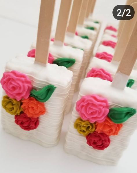 Mexican Rice Crispy Treats, Mexican Theme Treat Table, Mexican Theme Party Treats, Mexican Treats Table, Mexican Theme Graduation Cake, Fiesta Themed Desserts, Mexican Themed Dessert Table, Mexican Cakepops, Fiesta Strawberries