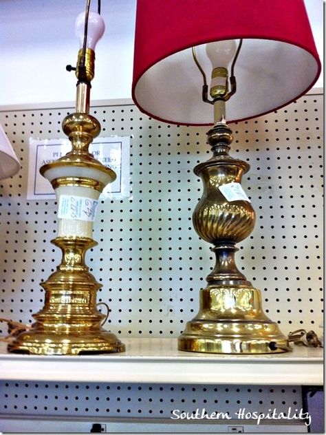 thriftstore lamps Vintage Brass Lamp, Brass Lamps Living Room, Brass Lamp Decor, Lamp Base Makeover, Lamp Finials, Refurbished Lamps, Gold Lamp Base, Lamp Redo, Diy Lamp Makeover