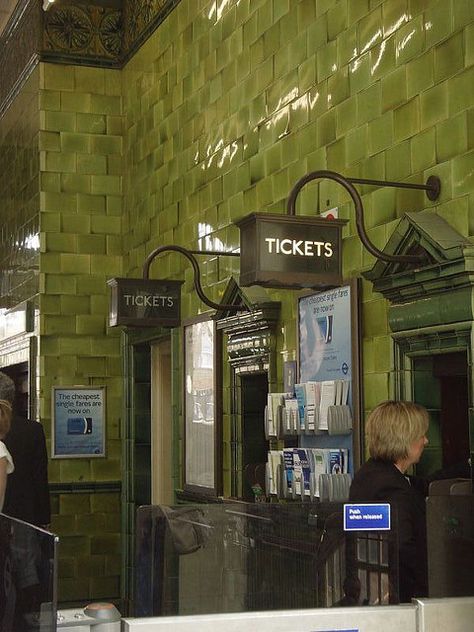 Underground Tube, London Underground Stations, Ticket Booth, Old Train Station, London Tube, Tube Station, Old Train, London Transport, U Bahn