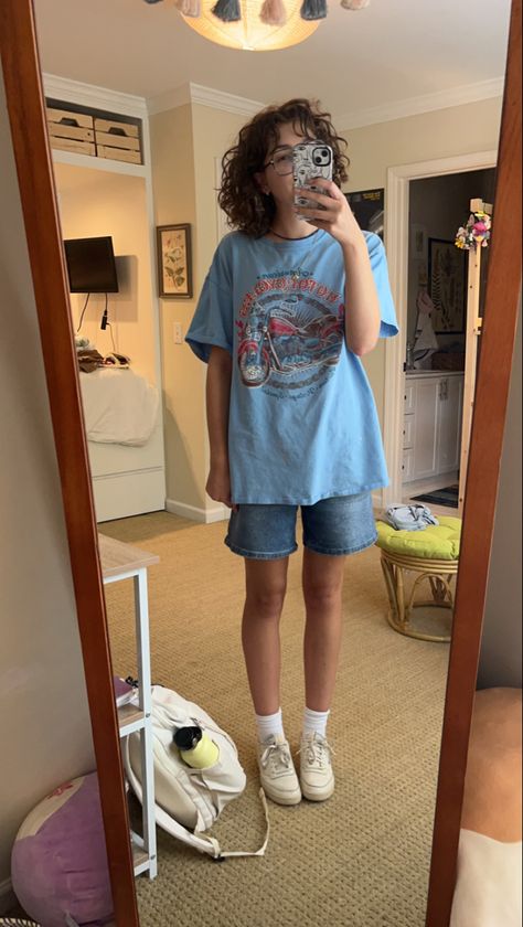 Oversized Summer Fits, Summer Outfits With T Shirts, Jorts And Oversized Shirt, Quirky Going Out Outfits, Jorts Outfit Women’s Black, Baggy Shorts Summer Outfit, Big T Shirt Outfits Summer, Tight Jorts Outfit Idea, Tshirt And Shorts Outfit Women