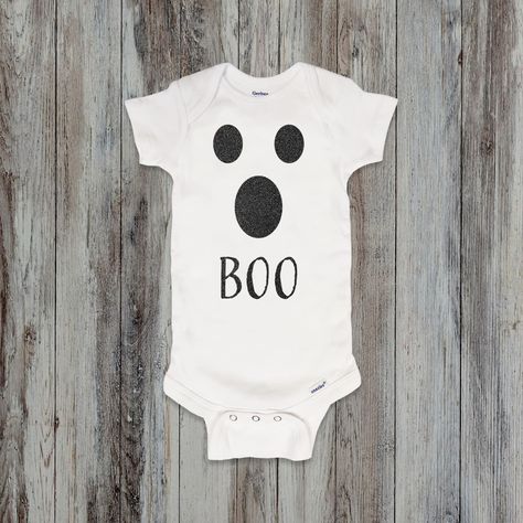 Check out my second version of my "Boo" Ghost Halloween Long Sleeve and Short Sleeve Baby Bodysuits, which are available in my Etsy Shop! 👻 Long Sleeves: https://bethysbootique.etsy.com/listing/1309737757 Short Sleeves: https://bethysbootique.etsy.com/listing/1077712580 . . . #bethysbootique #etsy #etsyseller #etsyshop #etsystore #etsyfinds #etsybodysuits #etsybabybodysuit #etsyhalloween #shopsmall #bodysuit #bodysuits #babybodysuit #babybodysuits #babyshowergifts #halloween #halloweenbodys... Etsy Halloween, Halloween Onesie, Halloween Long Sleeve, My Boo, Boo Ghost, Long Sleeve And Shorts, Ghost Halloween, Halloween Ghosts, Baby Bodysuit