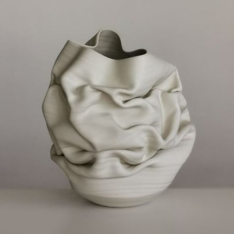 Movement In Ceramics, Abstract Pottery Sculpture, Organic Ceramic Forms, Movement Ceramics, Pottery Art Ideas, Pottery Abstract, Ceramic Sculpture Figurative, Beginner Pottery, Ceramic Art Sculpture