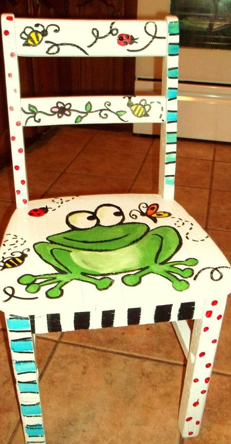 Frog chair | Painted Furniture Hand Painted Chairs, Painted Stools, Whimsical Painted Furniture, Whimsical Furniture, Painted Chair, Painted Chairs, Art Chair, A Frog, Funky Painted Furniture