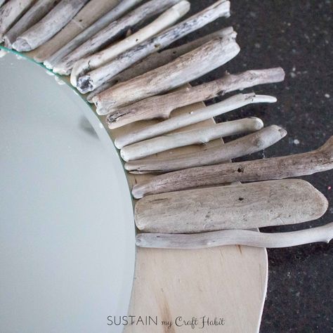 Diy Driftwood, Hantverk Diy, Driftwood Diy, Driftwood Mirror, Driftwood Art Diy, Starburst Mirror, Driftwood Projects, Driftwood Wall Art, Driftwood Decor