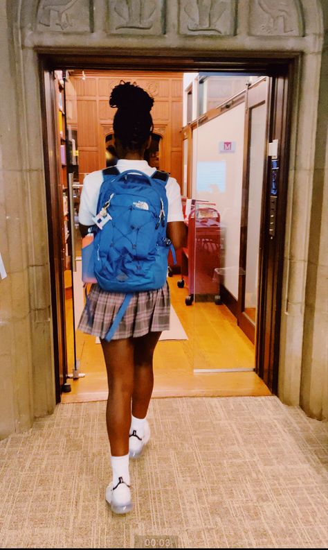 Private School Backpacks, High School Experience Aesthetic, Preppy Private School, Junior Year High School Aesthetic, Preppy School Uniform, Private School Uniforms, Instagram Backgrounds, Boarding School Aesthetic, All Girls School