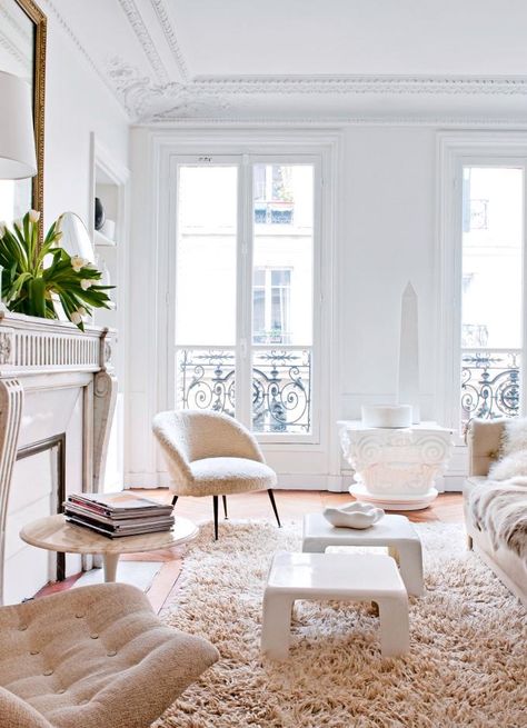 Interior Design Parisian Style, French Interior Style, Parisian Living Room, Paris Interiors, Parisian Interior, French Interior Design, French Apartment, Chic Interior Design, Parisian Apartment