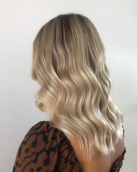 Hair Salon Marketing, Hair Foils, Beauty Content, Color Balayage, Hair Instagram, Long Blond, Ombre Balayage, Hair Color Balayage, Long Blonde Hair