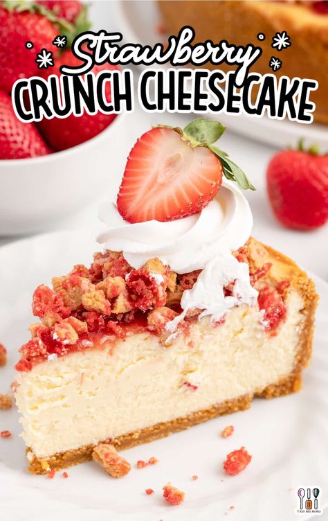 Strawberry Crunch Cheesecake is a creamy dessert with a sweet, crunchy layer of Golden Oreos and fresh strawberries. Perfect for celebrating! Oreo Cheesecake With Strawberries, Strawberry Crunch Cheesecake, Crunch Cheesecake, Strawberry Things, Strawberry Crunch, Cheesecake Tarts, Fluff Desserts, Patriotic Desserts, Cheesecake Dessert