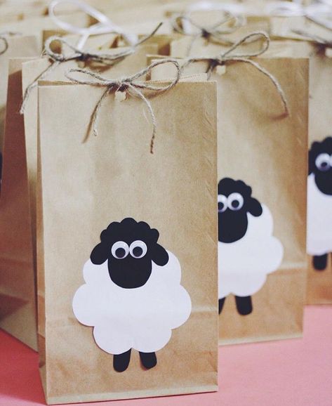 Baba Black Sheep Birthday Theme, Pup Party, Sheep Party, Animal Themed Birthday Party, Brown Paper Bags, Farm Animal Party, Sheep Crafts, Farm Animals Birthday Party, Eid Crafts