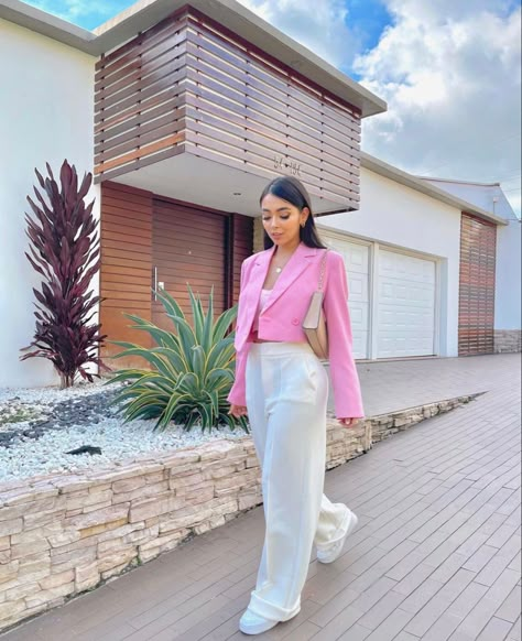 Girly Blazer Outfits, Short Pink Blazer Outfit, Blazer Rosa Outfit, Pink Blazer Outfit, Blazer Rosa, Outfit Blazer, Pink Blazer, Surprise Party, Blazer Outfits