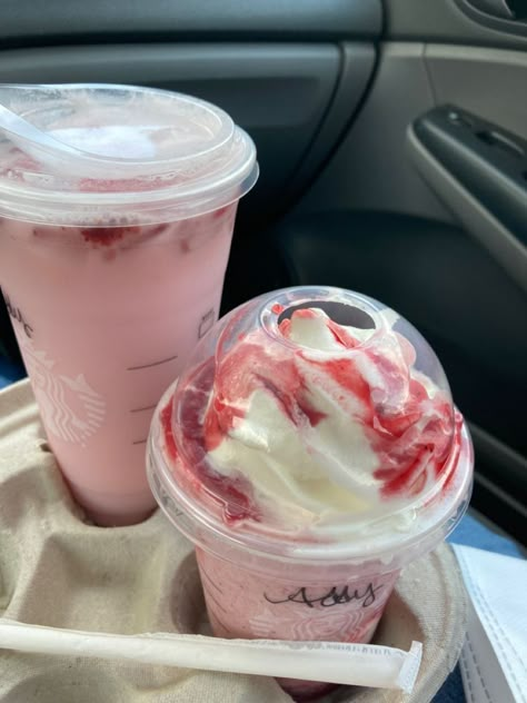 Kawa Starbucks, Summer Roberts, Starbucks Drinks Recipes, Milk Shakes, Pretty Drinks, Starbucks Recipes, Think Food, Starbucks Drinks, Food Obsession