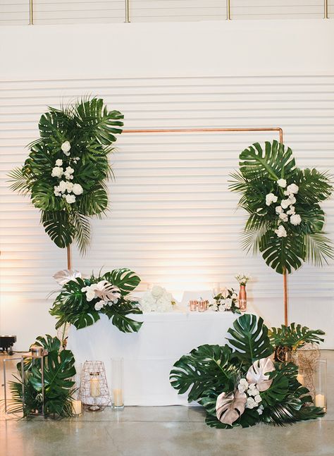 Modern Tropical Wedding, Tropical Wedding Theme, Tropical Wedding Decor, Tropical Wedding Inspiration, Rustic Wedding Decorations, Fiesta Tropical, Wedding Inspired, Modern Tropical, Tropical Party