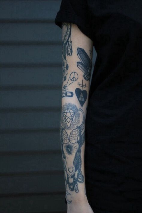 tats Inner Elbow Tattoos, Tier Tattoo, Elbow Tattoos, Geniale Tattoos, Valar Morghulis, Arm Tattoos, Tattoo Life, Pattern Tattoo, Sleeve Tattoo