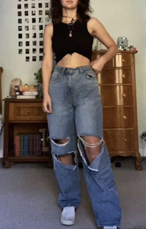 simple baggy jeans and shirt Jeans And Shirt, Baggy Shirt, Mom Jean, Fit Inspo, Baggy Jeans, Ripped Jean, Fitness Inspo, Me Too Shoes, Clothing And Shoes