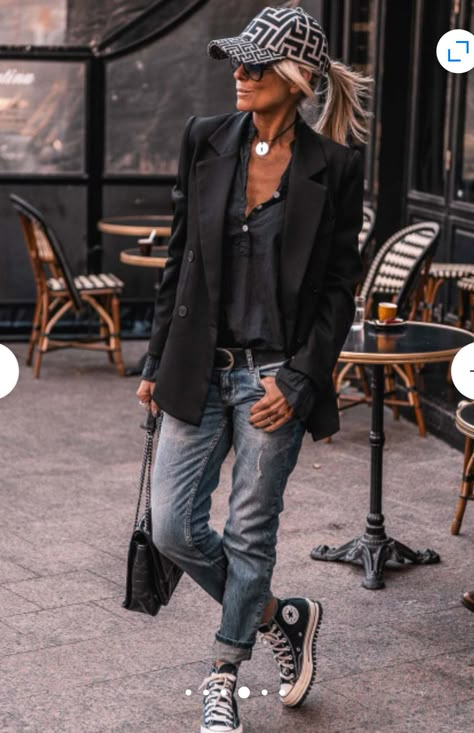 Rock Casual Outfit, Look Rock Chic, Style Rock Chic, Mode Over 50, Outfit Casual Jeans, Moda Over 50, Puff Sleeve Jumpsuit, Looks Jeans, Look Grunge