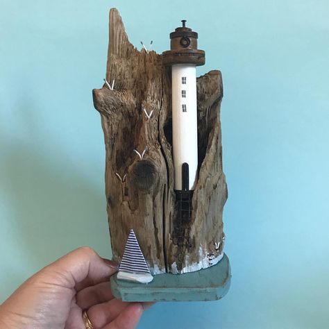 Lighthouse Rock, lovely sea worn log. #lorainespick #shabbydaisies #handmade #driftwoodcottages #seaside #rusticdecor… Seaside Crafts, Wooden Lighthouse, Wood Lighthouse, Deco Marine, Driftwood Projects, Office Birthday, Wood Fish, Photography Artwork, Modern Pictures