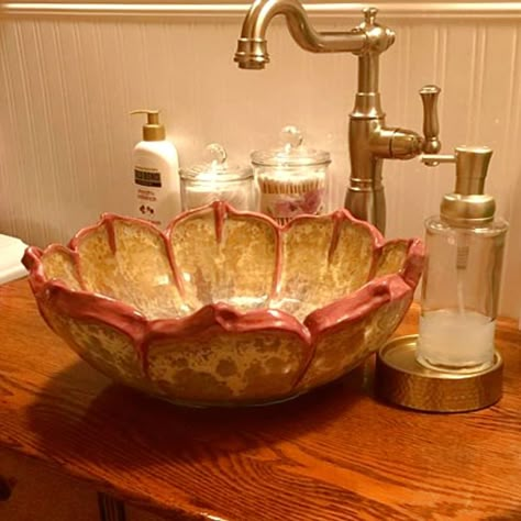 Flower Vessel Sink in Lotus Shape Handmade Custom Art Basin Made to Order - Etsy Pretty Sinks Bathroom, Vessel Bathroom Sink Ideas, Flower Sink Bowl, Cool Sinks Bathroom, Sink In Bedroom, Bathroom Sink Aesthetic, Pretty Sinks, Flower Sink, Floral Sink