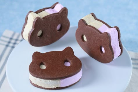 Steven Universe Cookie Cat Ice Cream Sandwich | Rosanna Pansino Soft Chocolate Cookie Recipe, Vanilla And Strawberry Ice Cream, Soft Chocolate Cookie, Vanilla Ice Cream Sandwich, Chocolate Cookie Recipe, Nerdy Nummies, Cat Ice Cream, Cookie Cat, Ice Cream Sandwiches Recipe