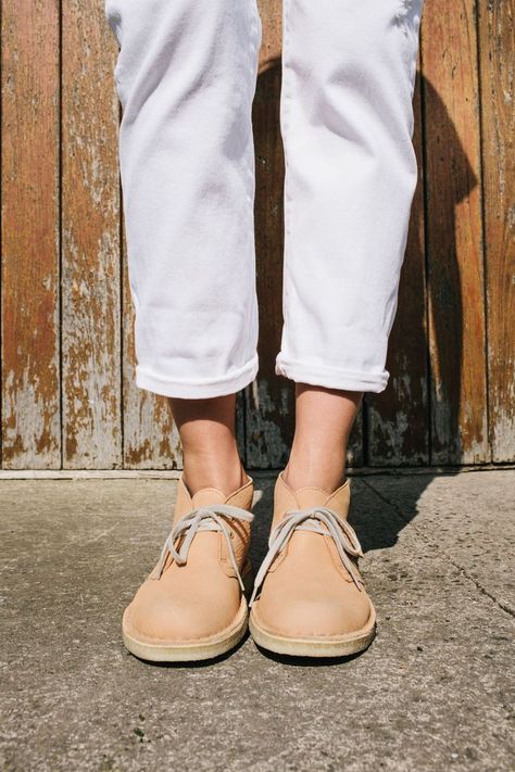 Vellies Shoes Outfit Women, Desert Boots Outfit Women's, Duck Boot Outfit Ideas, Desert Boots Outfit, Vellies Shoes, Shoes Outfit Women, Clarks Shoes Women, Desert Boots Women, Sport Casual Outfit