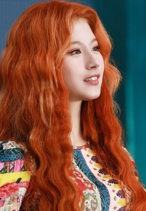 Twice Sana Orange Hair, Kpop Idols Orange Hair, Sana Orange Hair, Pelo Color Cobre, Twice More & More, Android Wallpaper Blue, Sana Minatozaki, Jeon Jungkook Photoshoot, Twice Sana