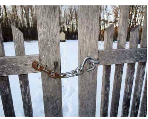 Diy Gate Latch, Barn Door Latch Ideas, Door Latch Ideas, Farm Gates, Diy Gate, Diy Lock, Barn Door Latch, Hobby Farming, Latches Hardware