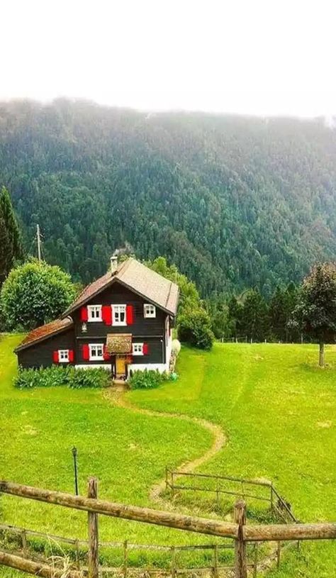 wow so beautiful amazing nature Bavarian Architecture, Switzerland Vacation, Fragrant Garden, Log House, Facebook Link, House In Nature, Beautiful Dream, Beautiful House, Beautiful Photos Of Nature