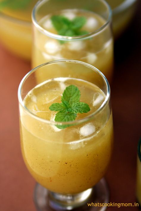 Aam Panna Recipe, Homemade Energy Drink, Yummy Summer Drinks, Indian Drinks, Mango Drinks, Raw Mango, Summer Drink Recipes, Mango Juice, Summer Drink