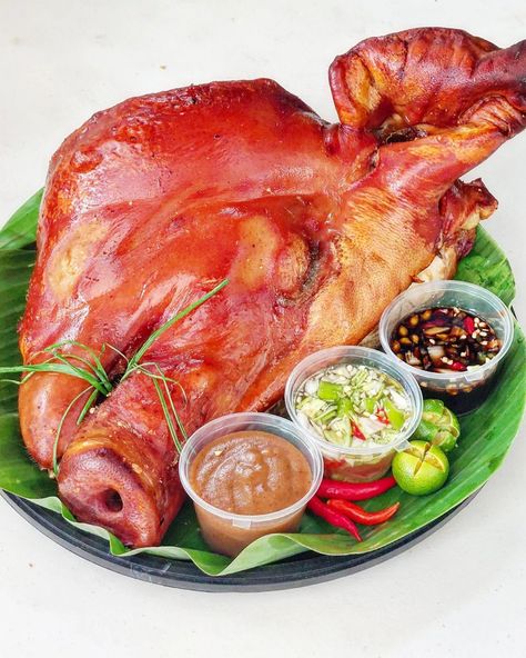 Crispy lechon is one of the famous Filipino food. Commonly seen during celebrations like fiesta and birthday. Pork Head, Latest African Men Fashion, Healthy Lifestyle Food, African Men Fashion, African Men, Men Fashion, Persona, Healthy Lifestyle, Lifestyle